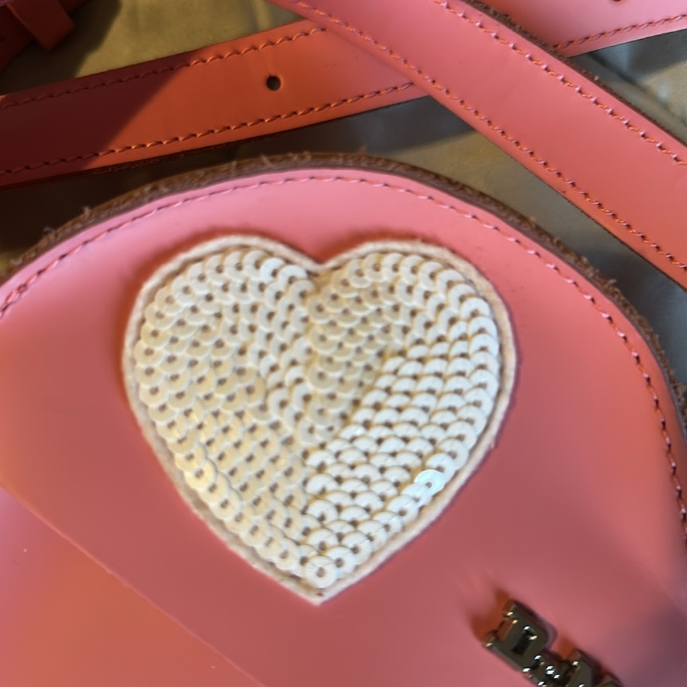 Dr Martens Pink Heart-Shaped Women's Bag - Picture 10 of 16